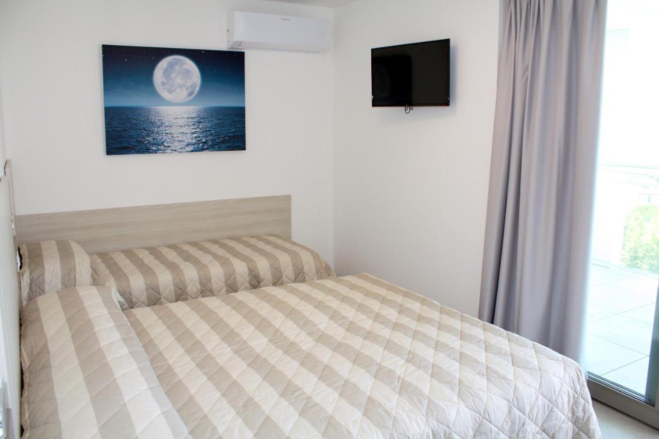 Nashira Apartments Lignano Sabbiadoro Exterior photo