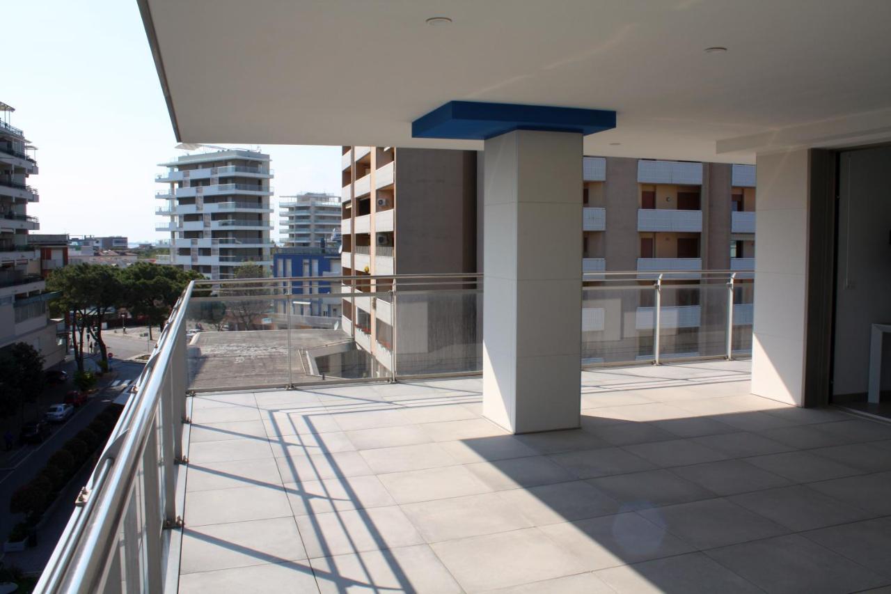 Nashira Apartments Lignano Sabbiadoro Exterior photo